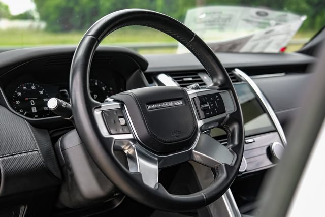 Used 2023 Land Rover Discovery HSE R-Dynamic AWD/4WD image 19