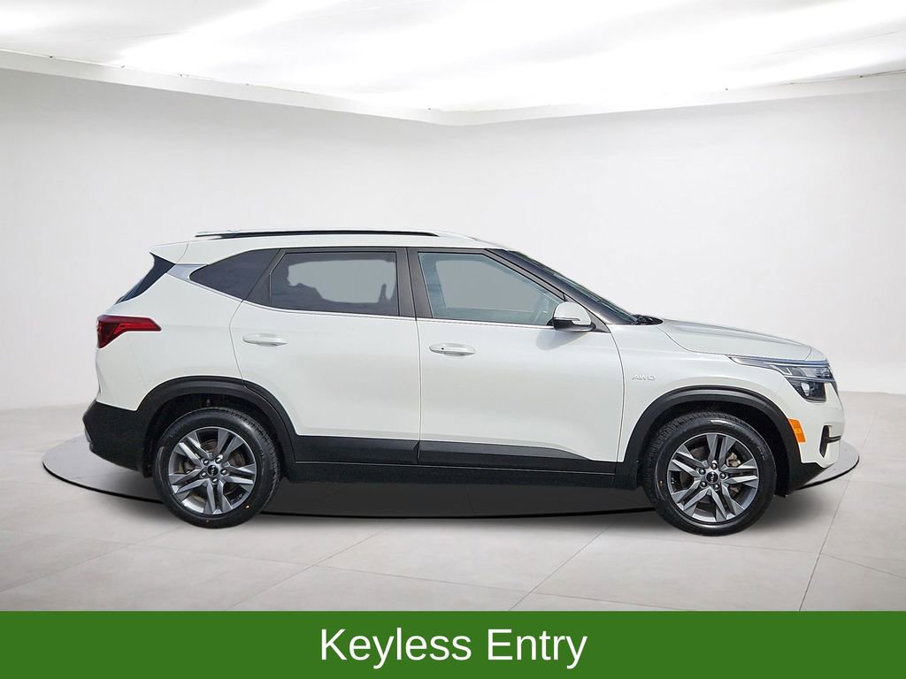 Used 2023 Kia Seltos S w/ Navigation Package image 8