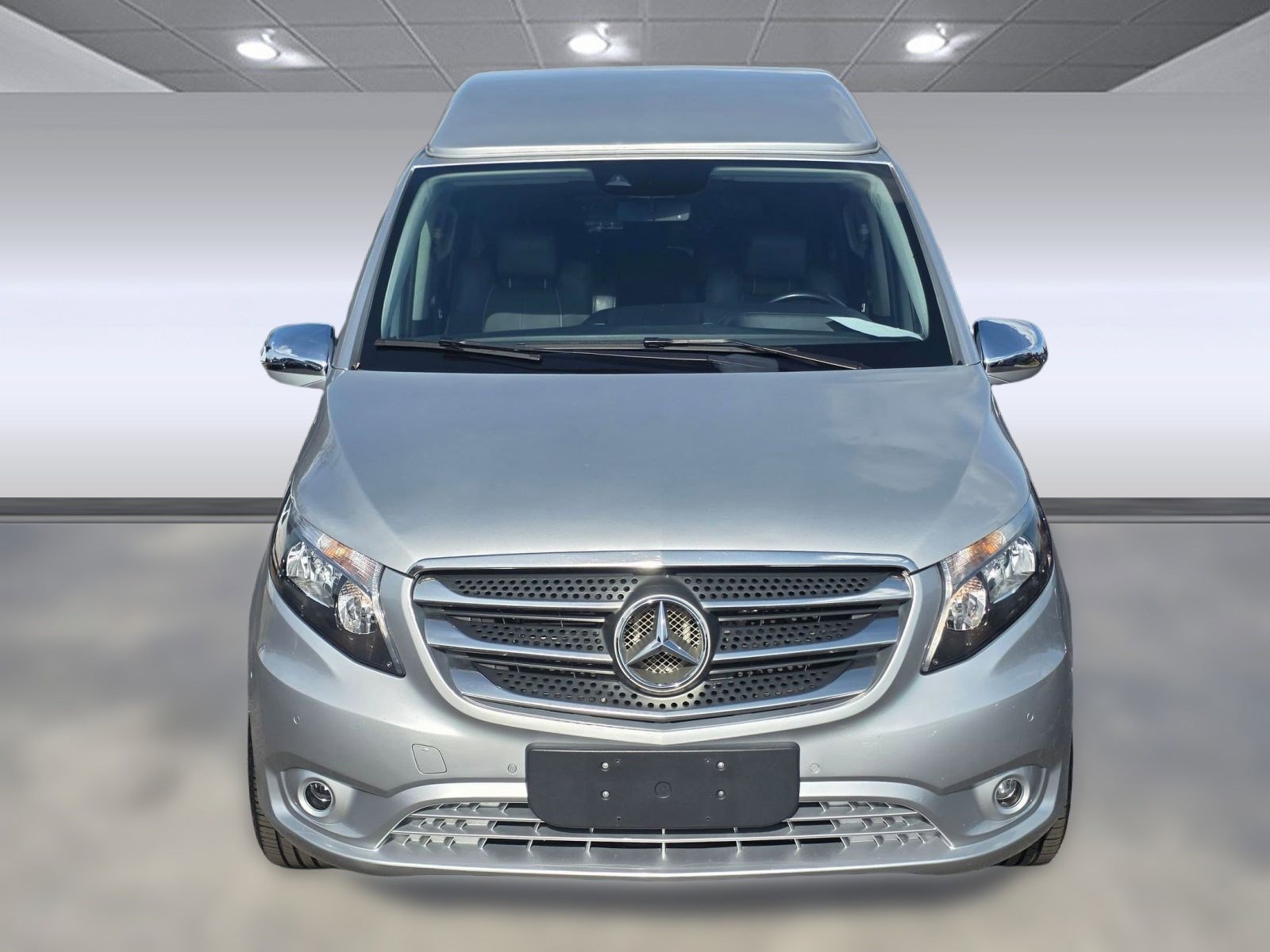 Used 2018 Mercedes-Benz Metris Passenger image 6