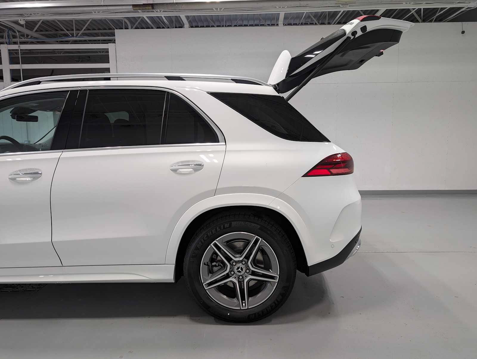 New 2026 Mercedes-Benz GLE 350 4MATIC image 9