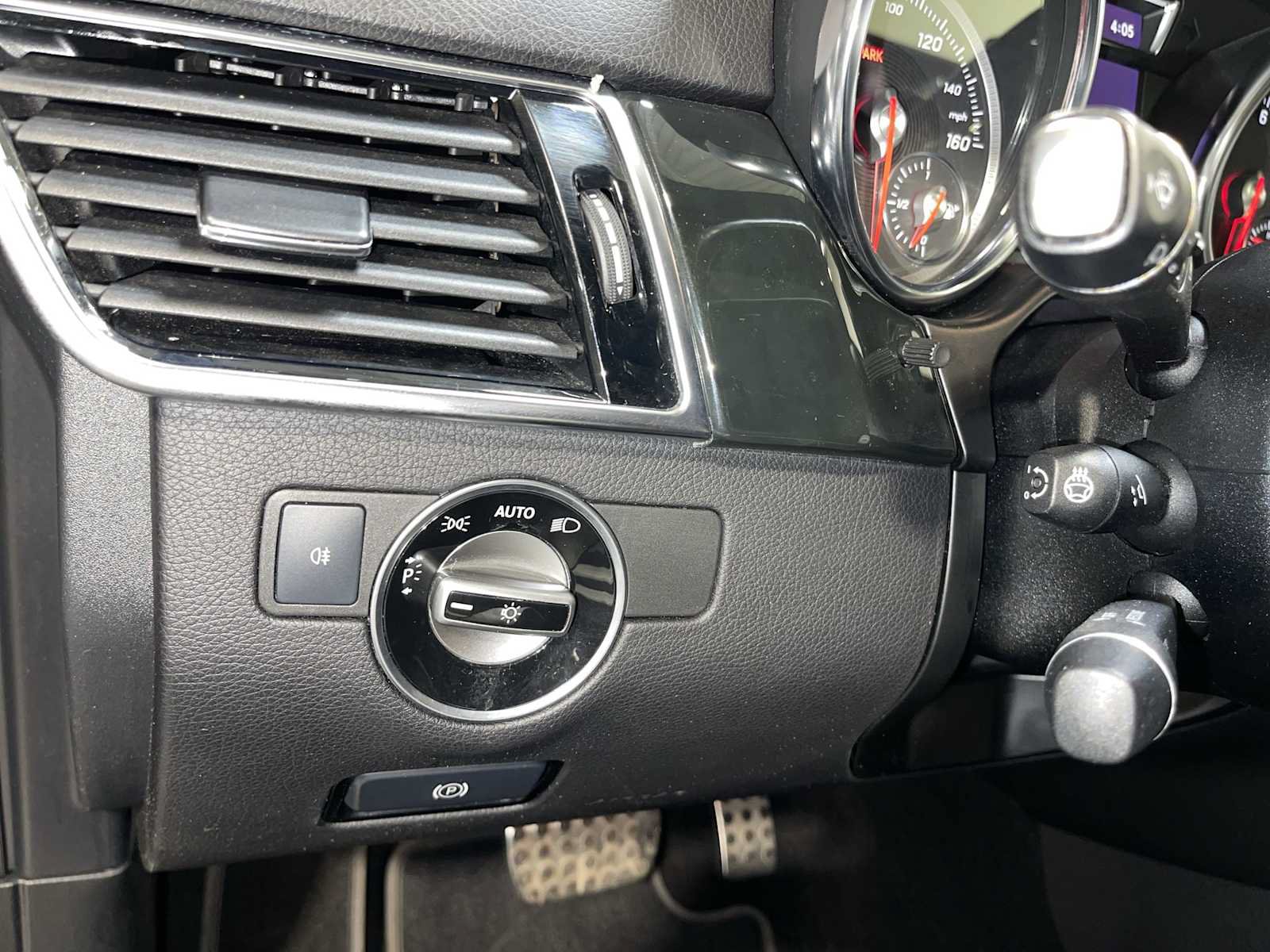 Used 2019 Mercedes-Benz GLE 400 4MATIC image 24