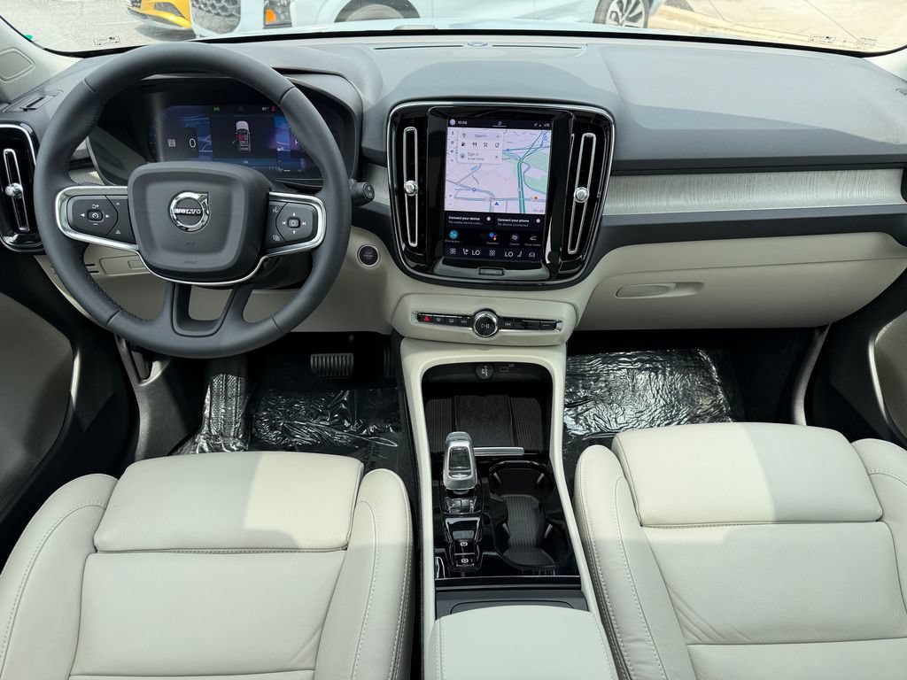 Certified 2024 Volvo XC40 B5 Plus w/ Protection Package Premier AWD/4WD image 2