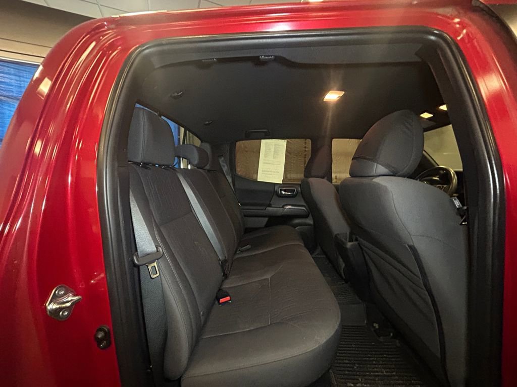 Used 2019 Toyota Tacoma TRD Sport w/ Technology Package AWD/4WD image 17