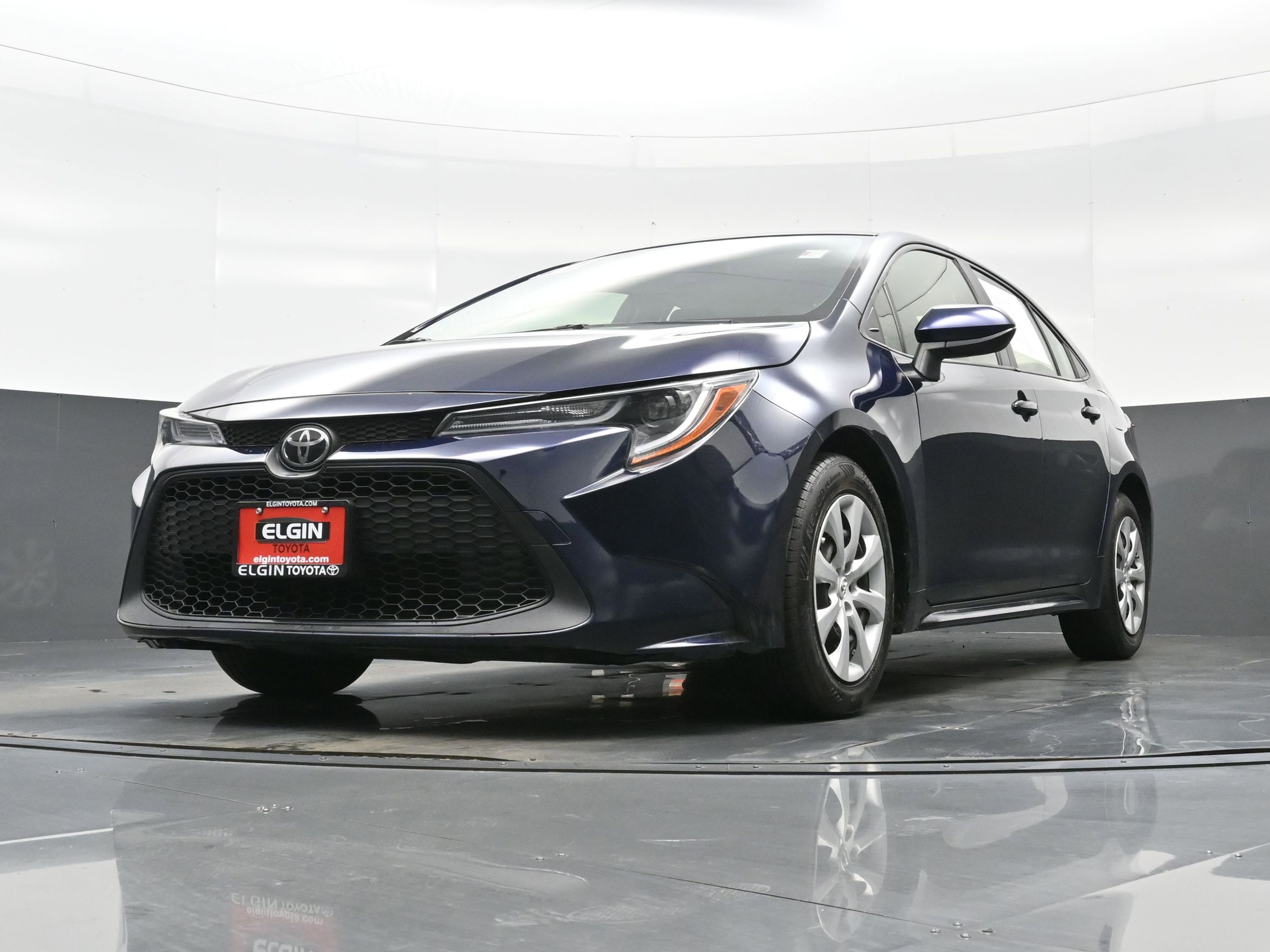 Used 2021 Toyota Corolla LE w/ Carpet Mat Package (TMS) image 26