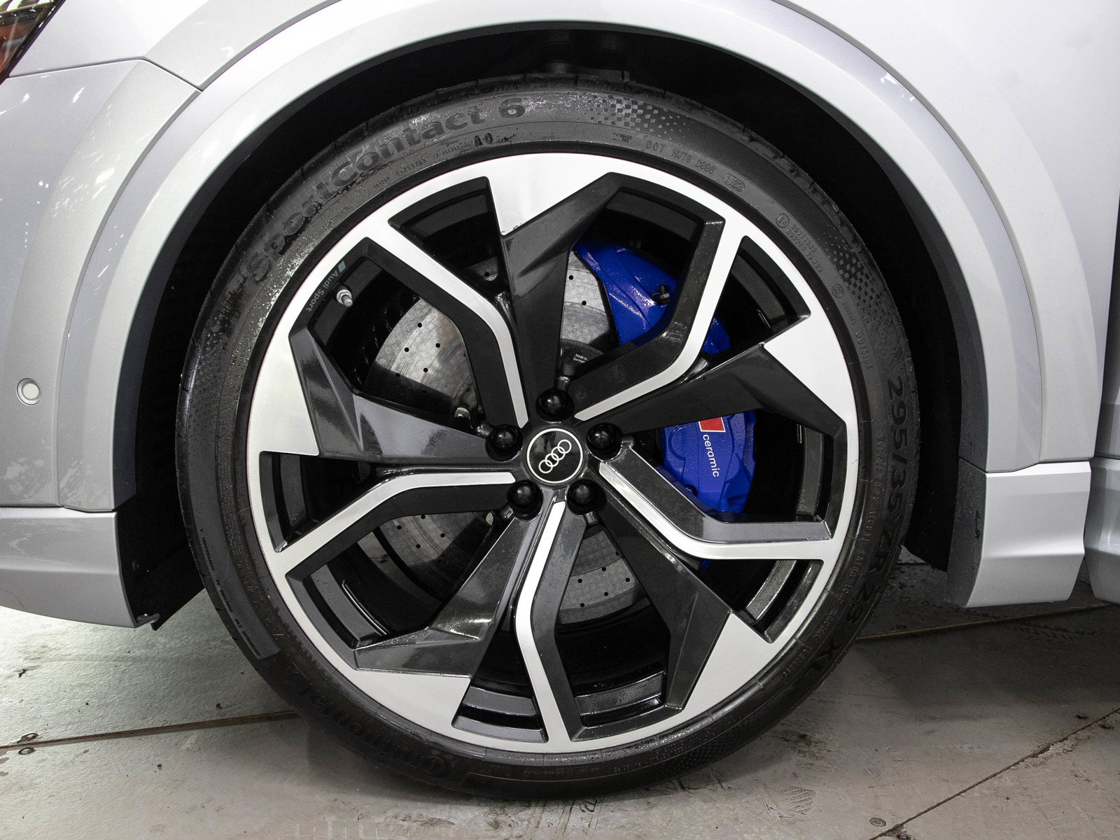 Used 2021 Audi RS Q8 w/ Carbon Optic Package AWD/4WD image 31