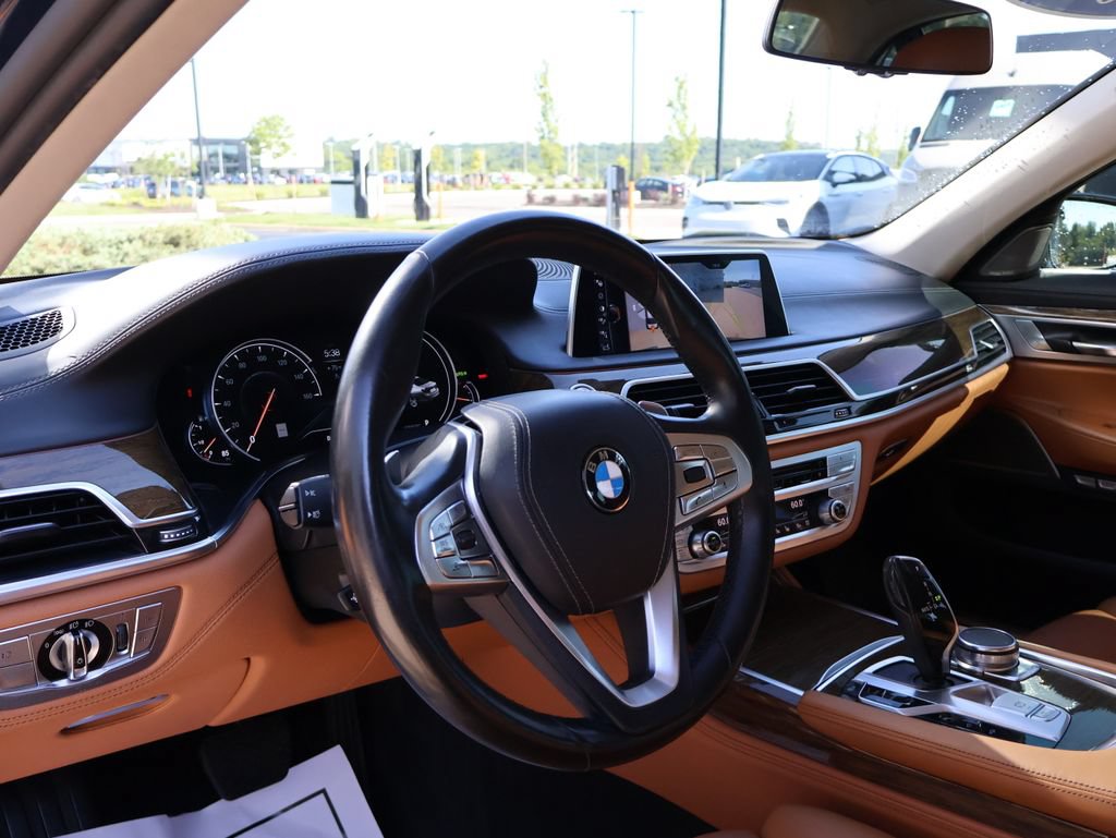 Used 2016 BMW 750i xDrive AWD/4WD image 19