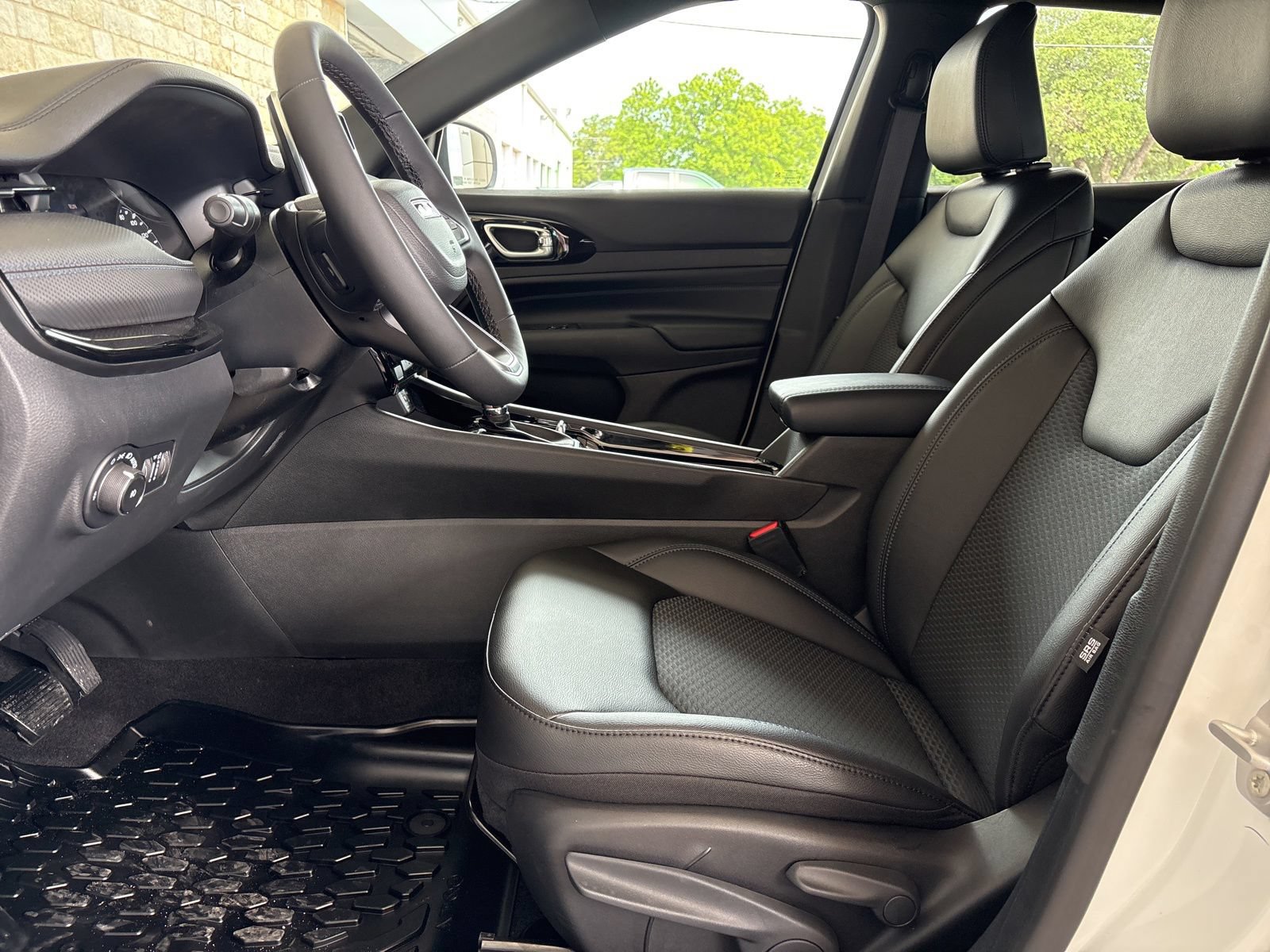 New 2026 Jeep Compass Latitude AWD/4WD image 13