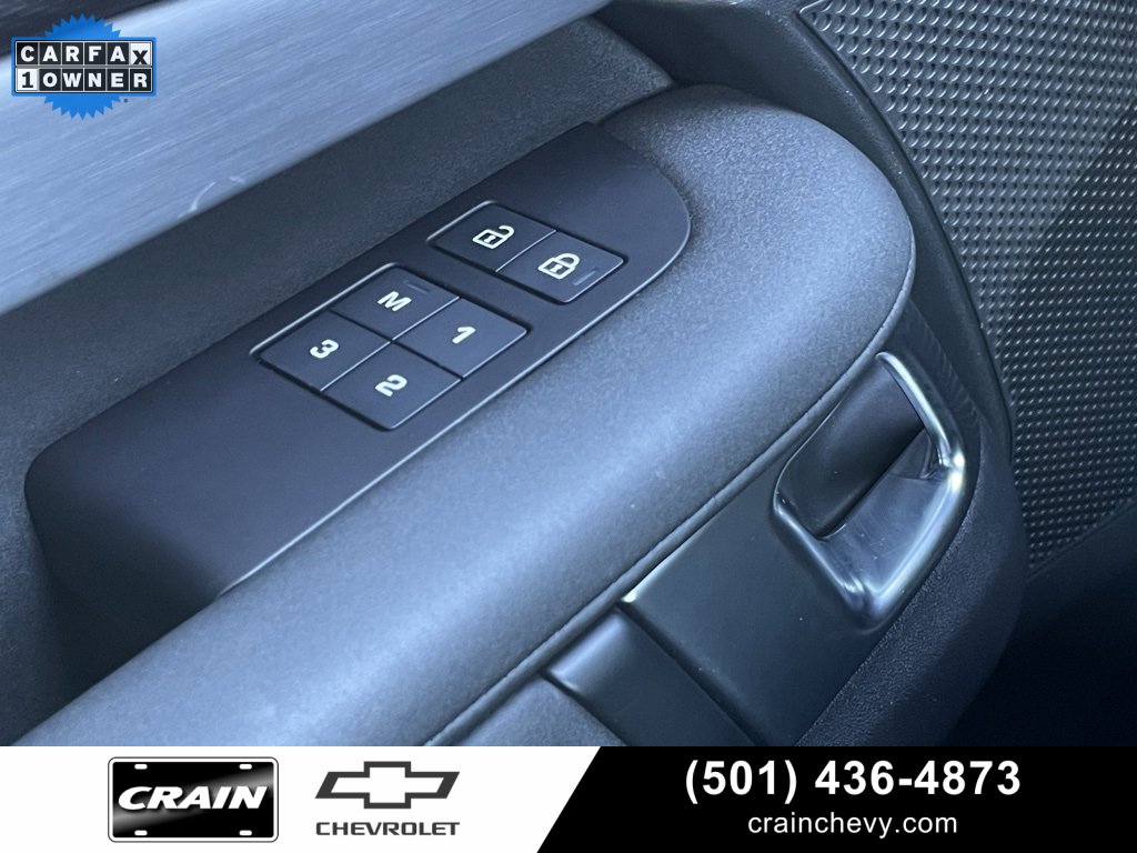 Used 2024 Land Rover Discovery Dynamic SE image 15