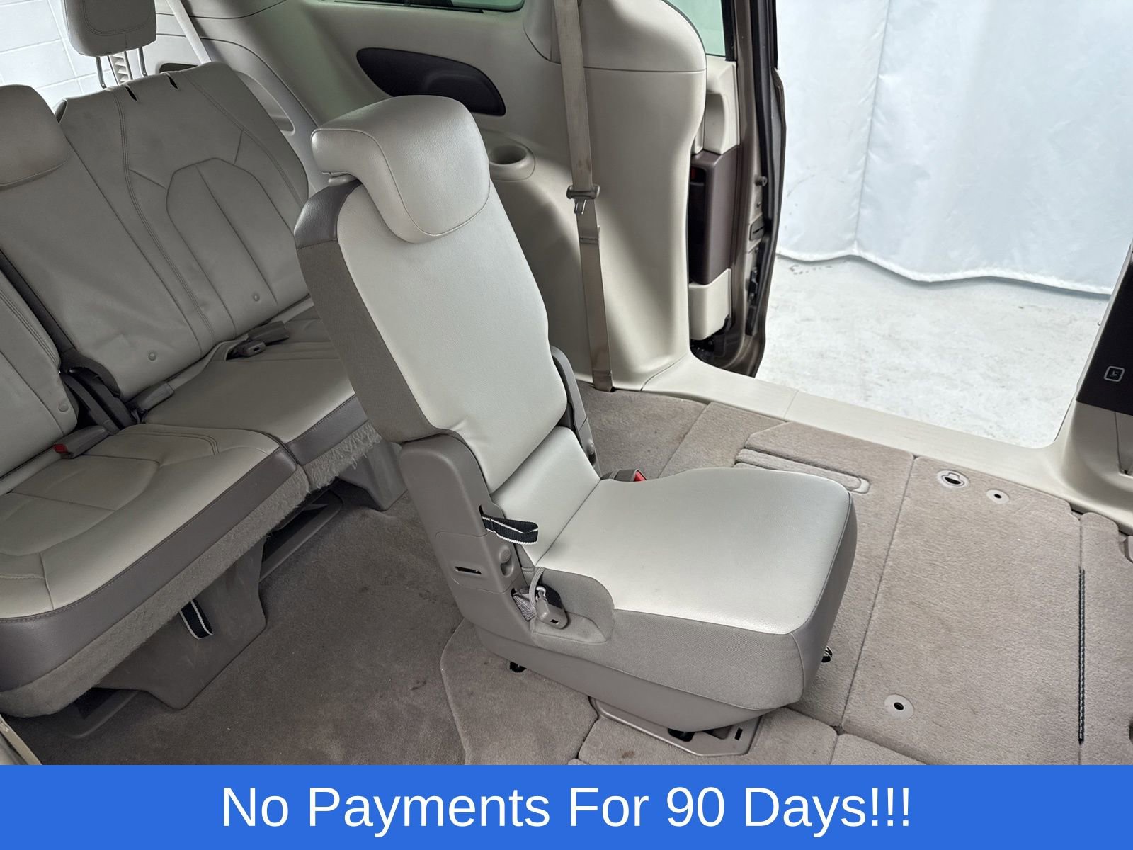 Certified 2017 Chrysler Pacifica Touring-L image 39