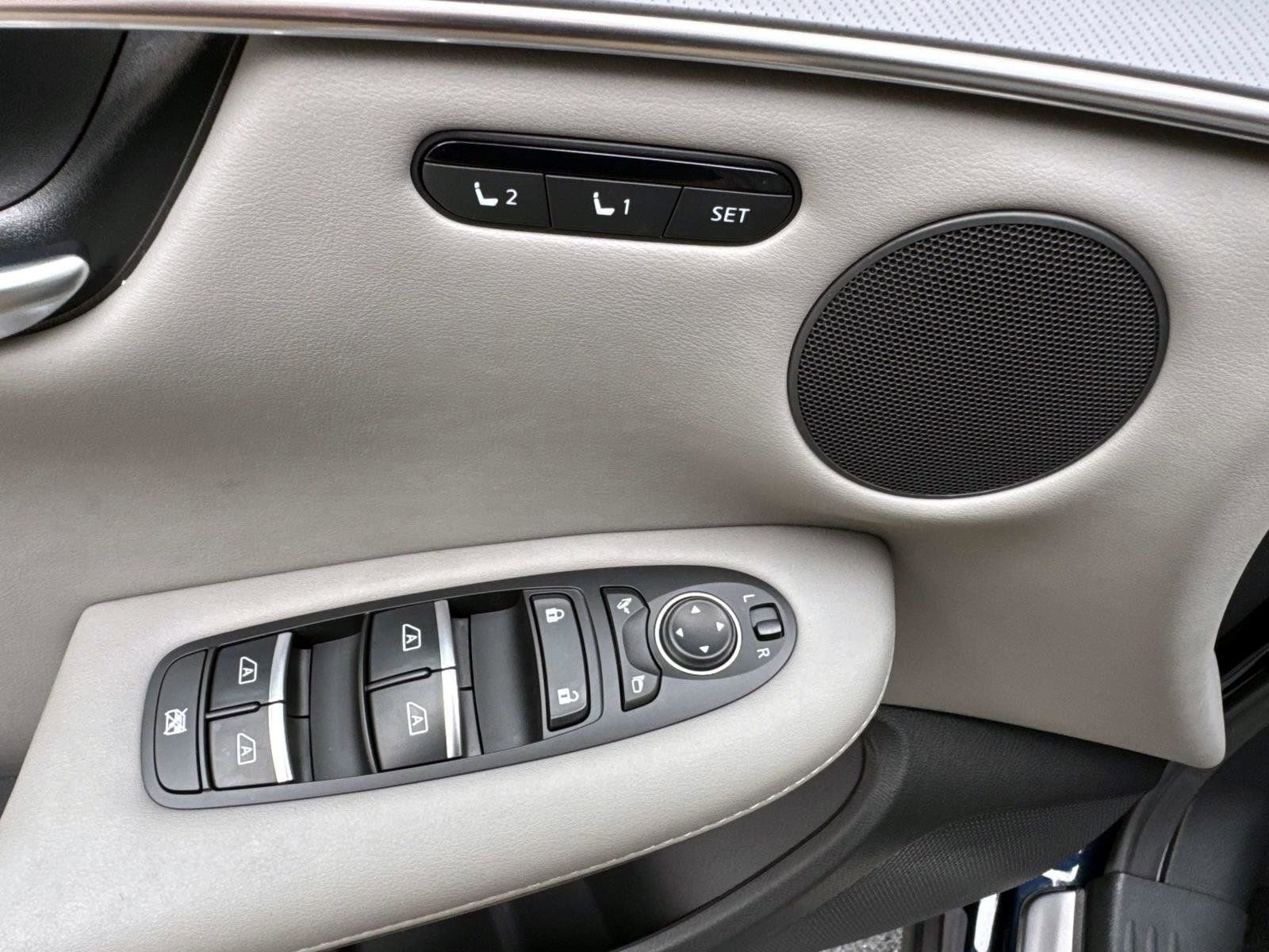 Certified 2025 INFINITI QX50 Luxe w/ Accent Package image 8