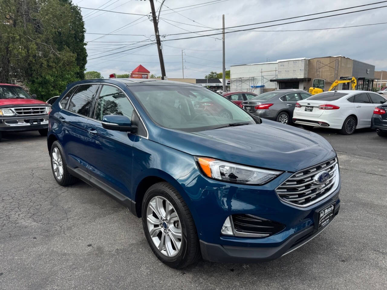 Used 2020 Ford Edge Titanium w/ Equipment Group 301A AWD/4WD image 2