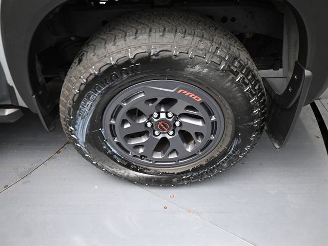 Used 2025 Nissan Frontier PRO-4X image 24