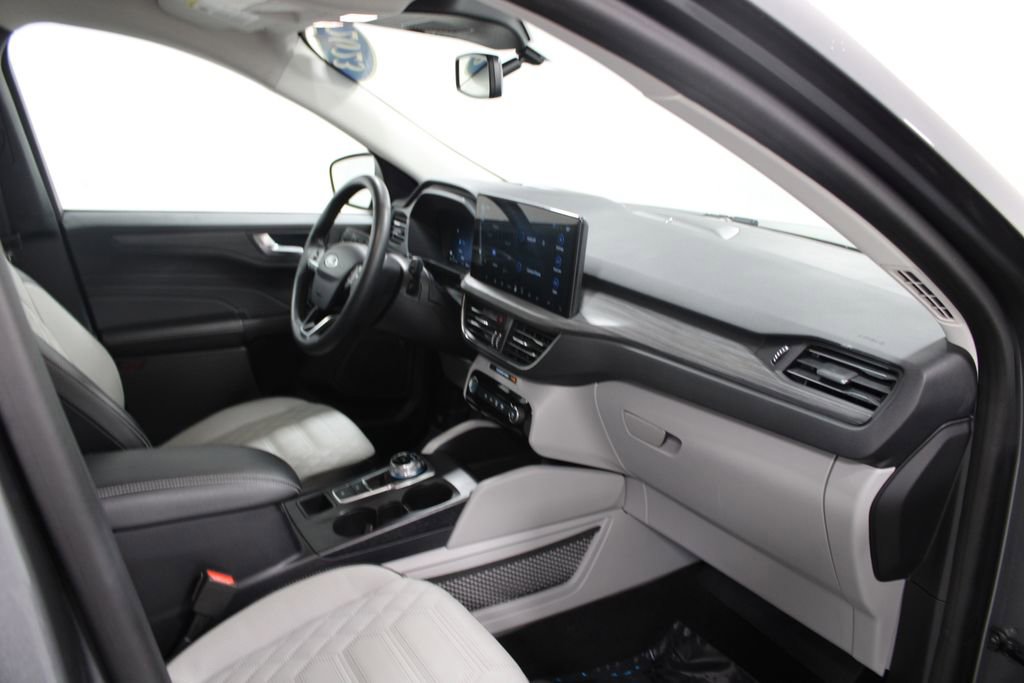 Used 2023 Ford Escape SE w/ PHEV Premium Package image 28