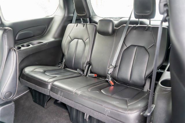 Used 2023 Chrysler Pacifica Touring-L w/ S Appearance Package image 12
