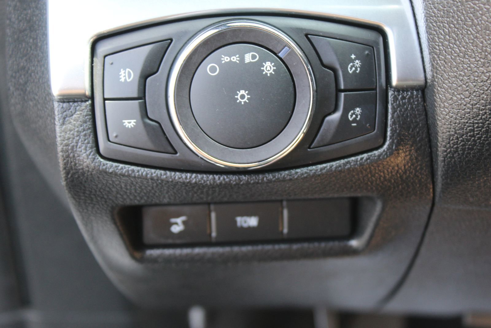 Used 2019 Ford Explorer Sport w/ Equipment Group 401A AWD/4WD image 24