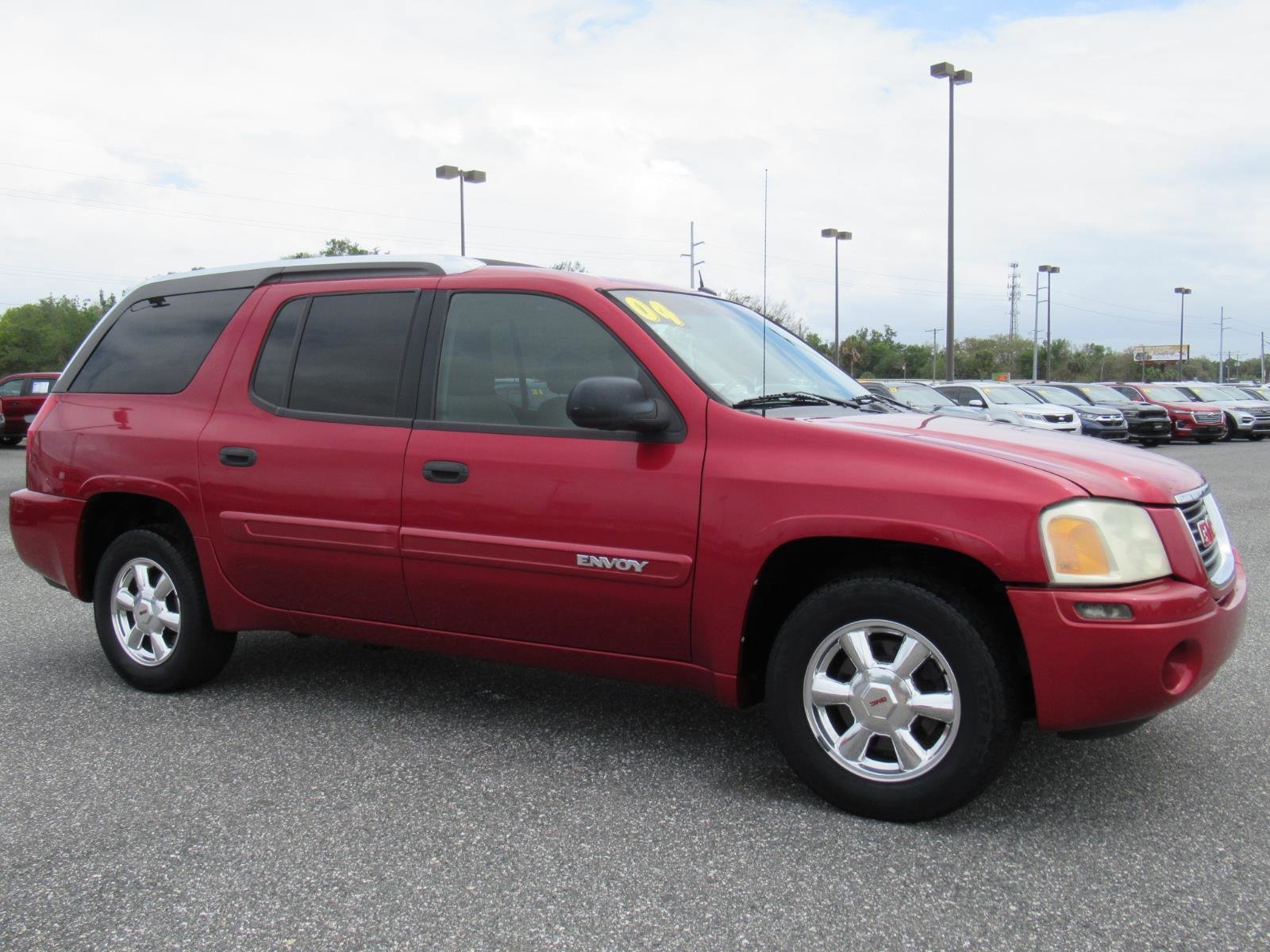 Used 2004 GMC Envoy XUV SLE w/ 1SB Preferred Equipment Group AWD/4WD image 2