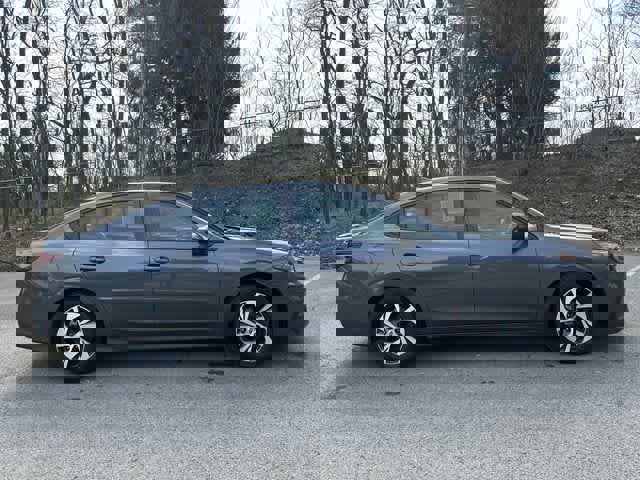 Used 2025 Subaru Legacy Premium image 3