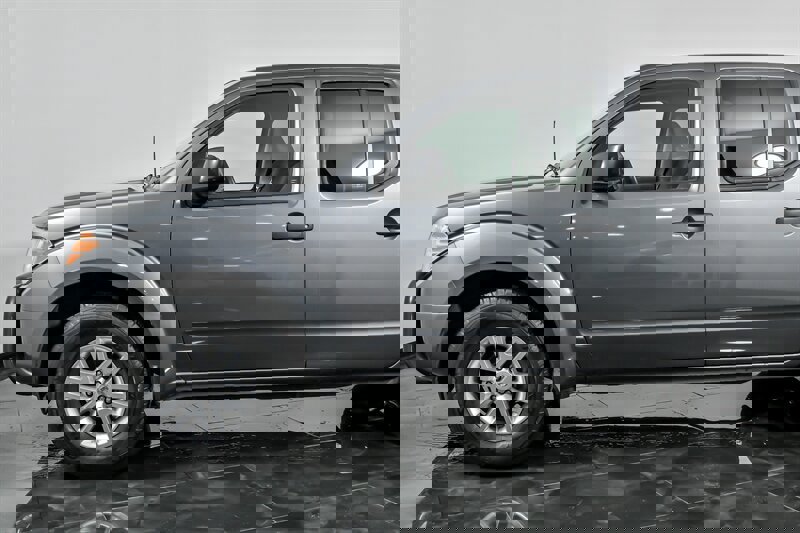 Used 2019 Nissan Frontier SV image 6