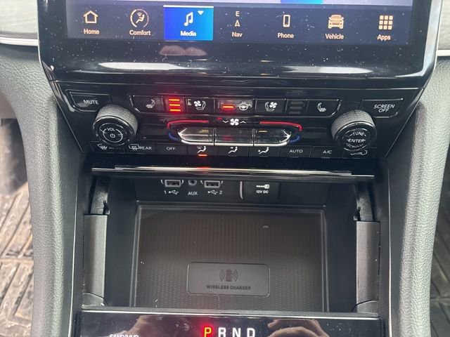 Used 2023 Jeep Grand Cherokee Limited w/ Luxury Tech Group II image 15