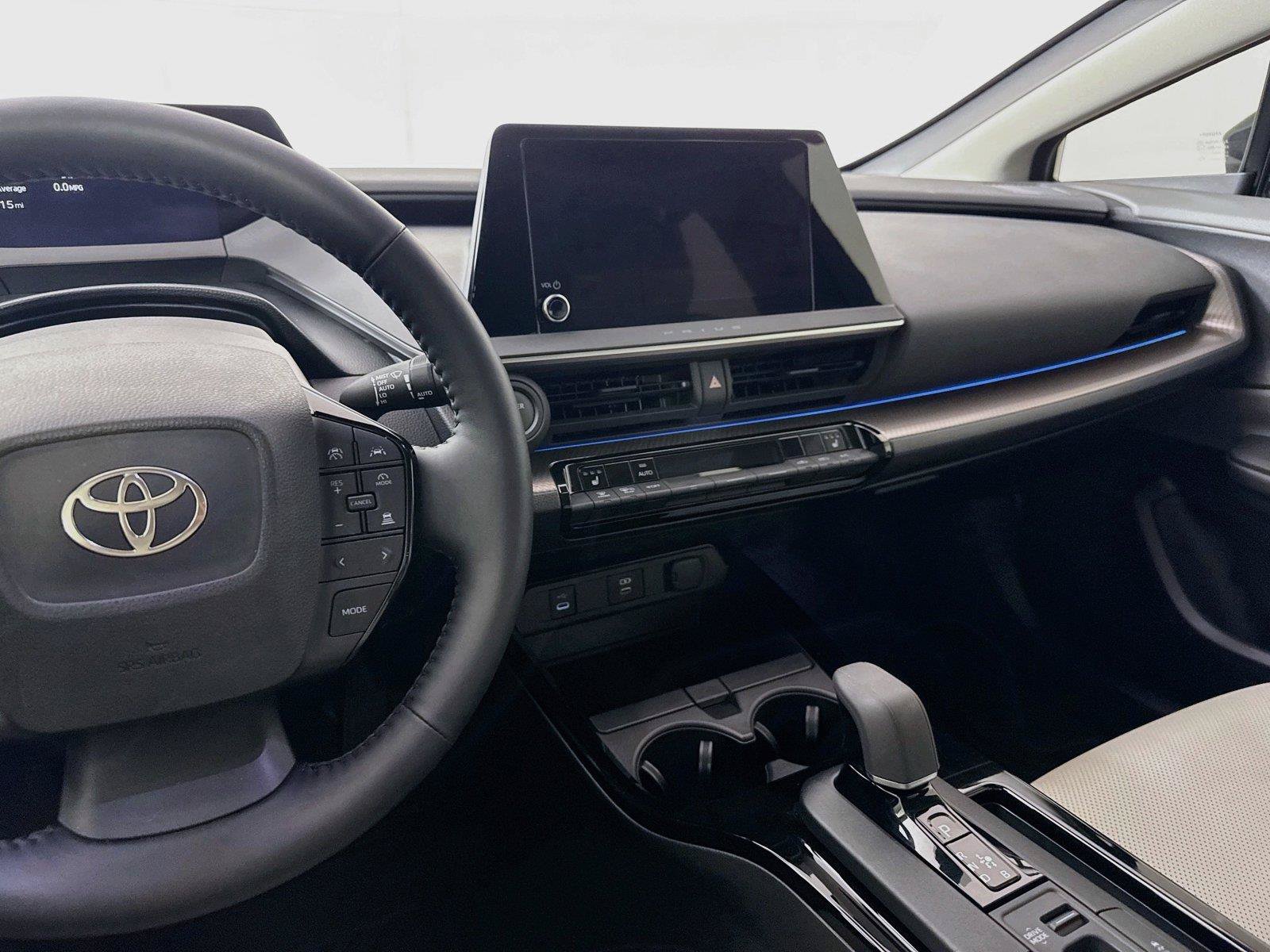 Certified 2026 Toyota Prius XLE FWD image 32