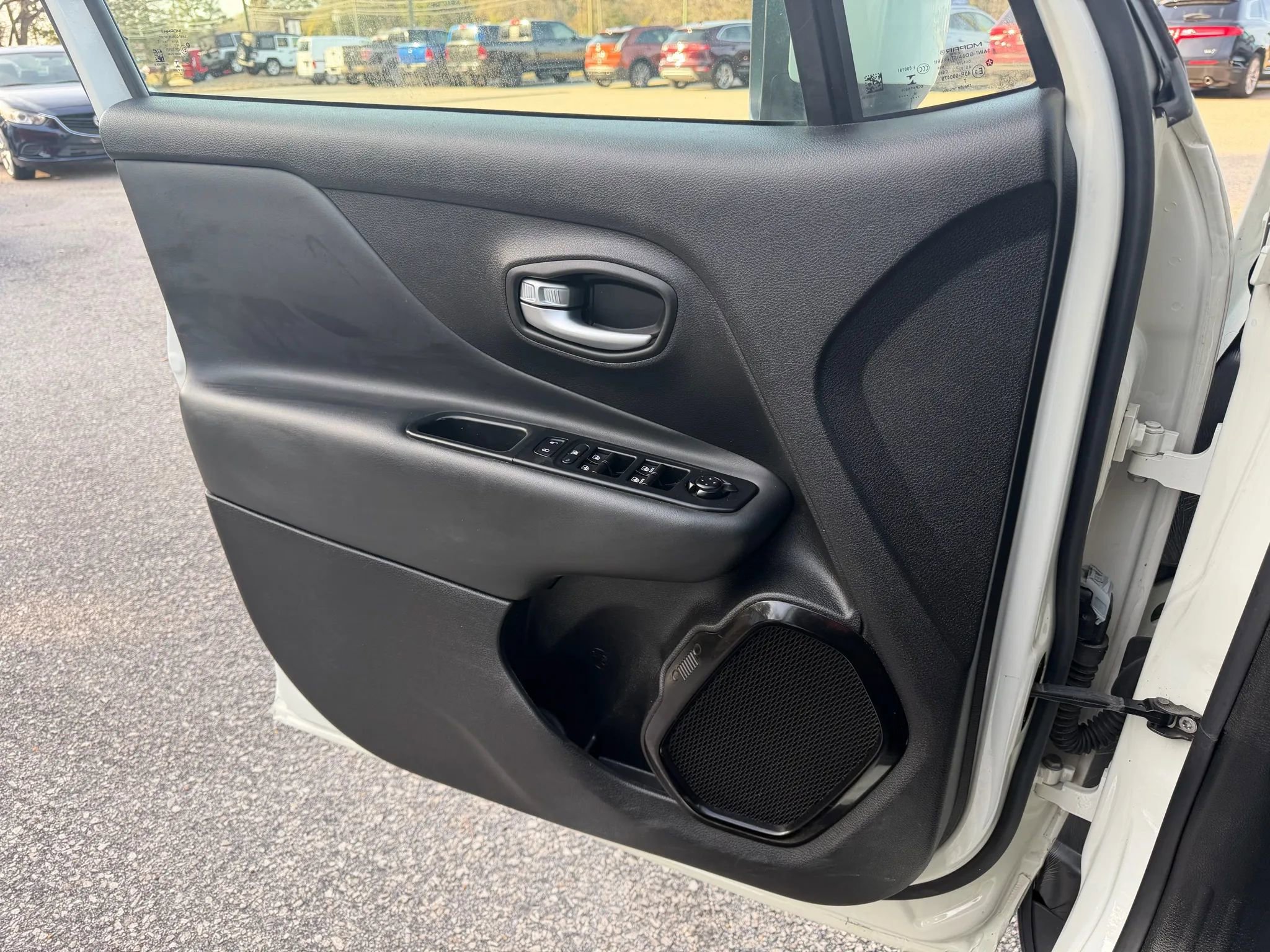 Used 2019 Jeep Renegade Altitude w/ Quick Order Package 2XM image 24