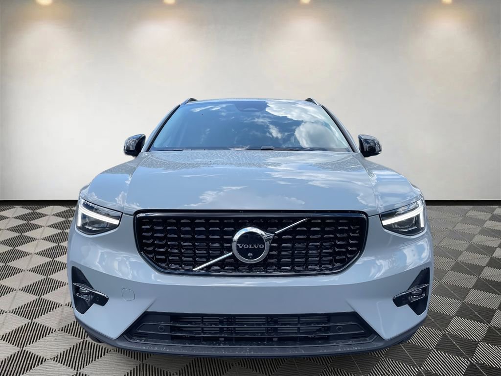 New 2026 Volvo XC40 B5 Plus w/ Protection Package Premier image 7