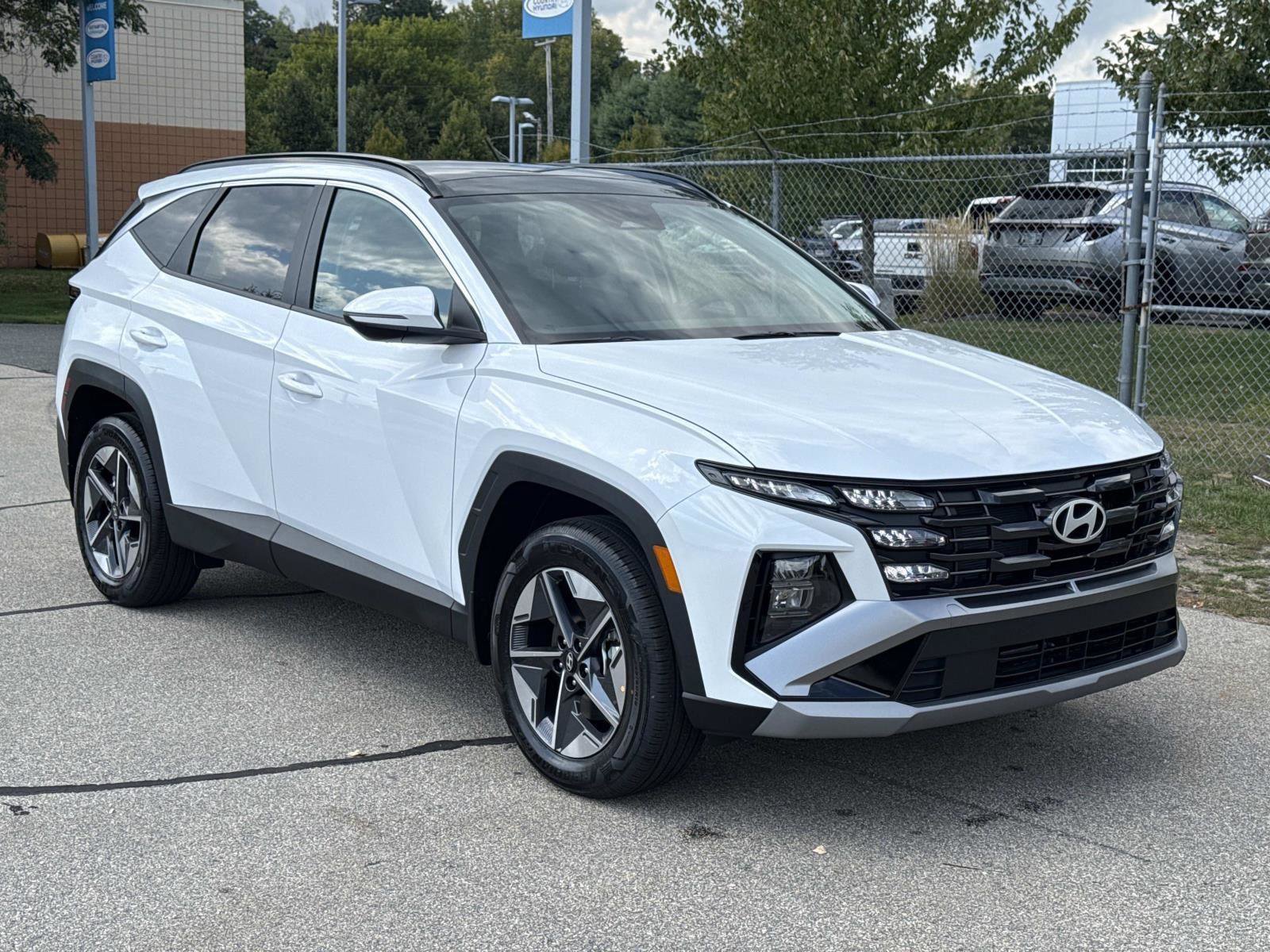 New 2025 Hyundai Tucson SEL image 3