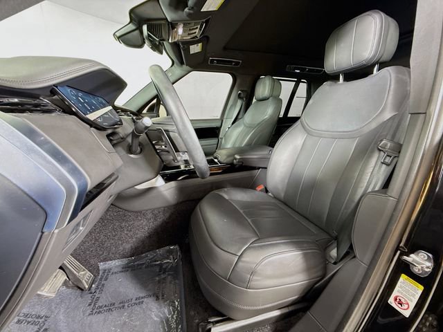 Certified 2025 Land Rover Range Rover SE image 11