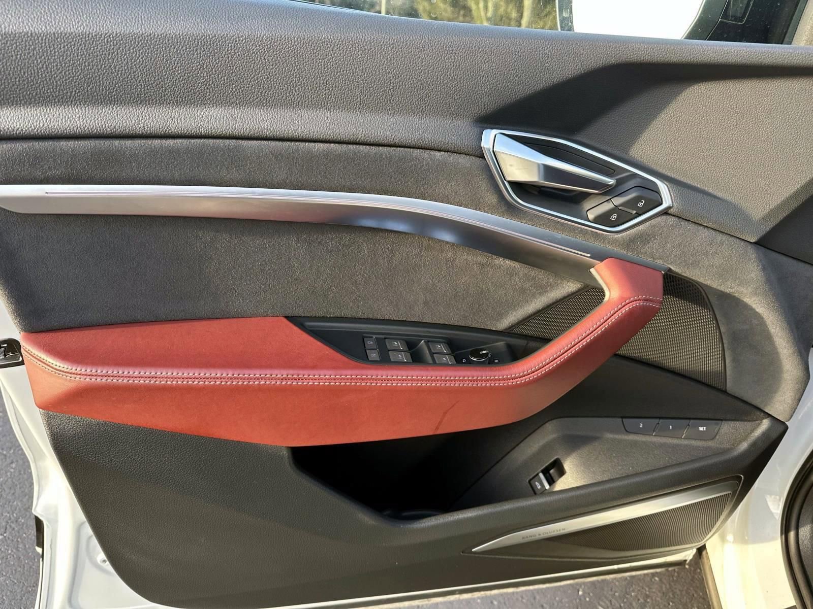 Used 2023 Audi e-tron S Premium Plus w/ Black Optic Package image 11