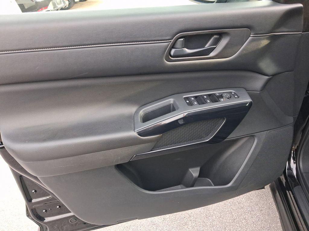 Certified 2024 Nissan Pathfinder SV FWD image 15