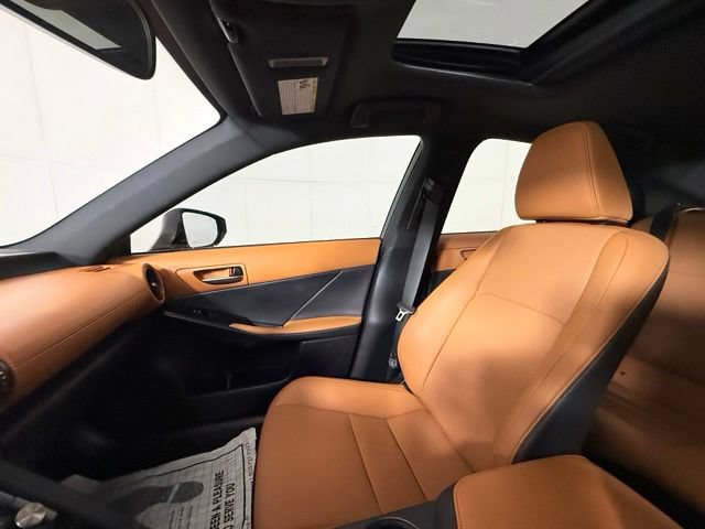 Used 2025 Lexus IS 350 F Sport RWD image 16