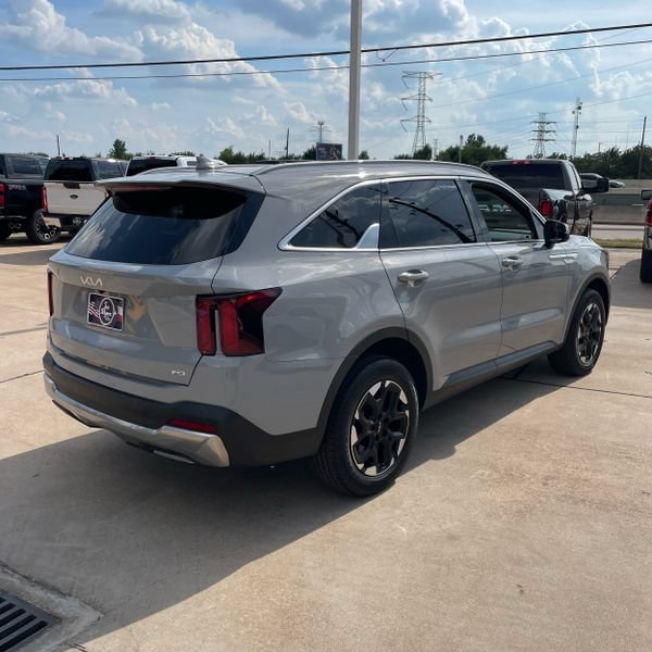 Used 2024 Kia Sorento S w/ Panoramic Sunroof Package AWD/4WD image 9