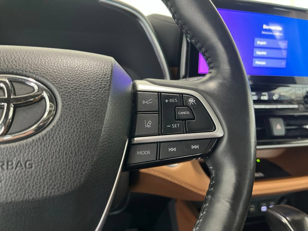 Used 2024 Toyota Highlander Platinum AWD/4WD image 8