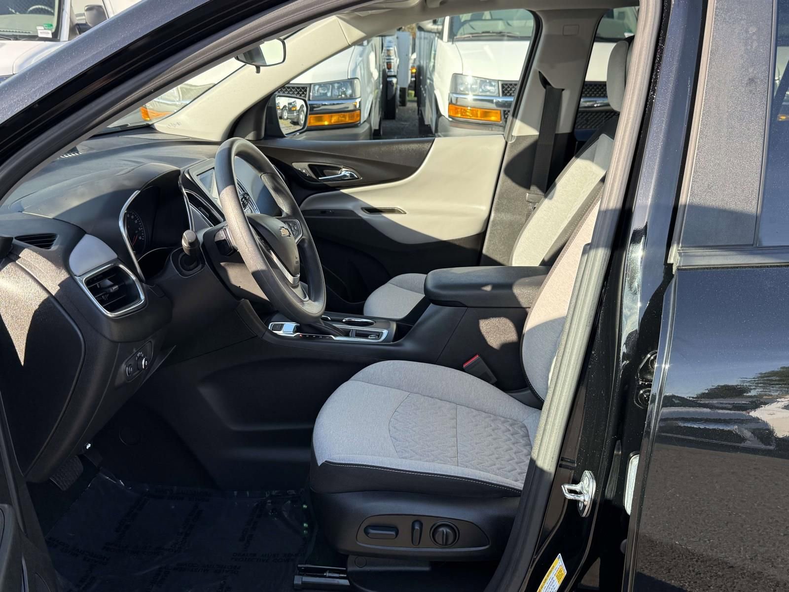 Used 2024 Chevrolet Equinox LS w/ LS Convenience Package image 20