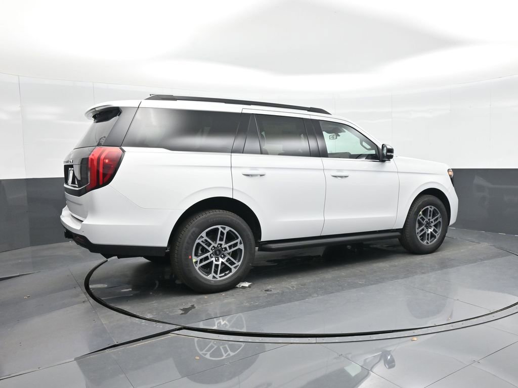 New 2026 Ford Expedition Active image 9