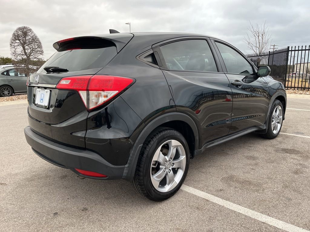 Certified 2021 Honda HR-V LX image 4