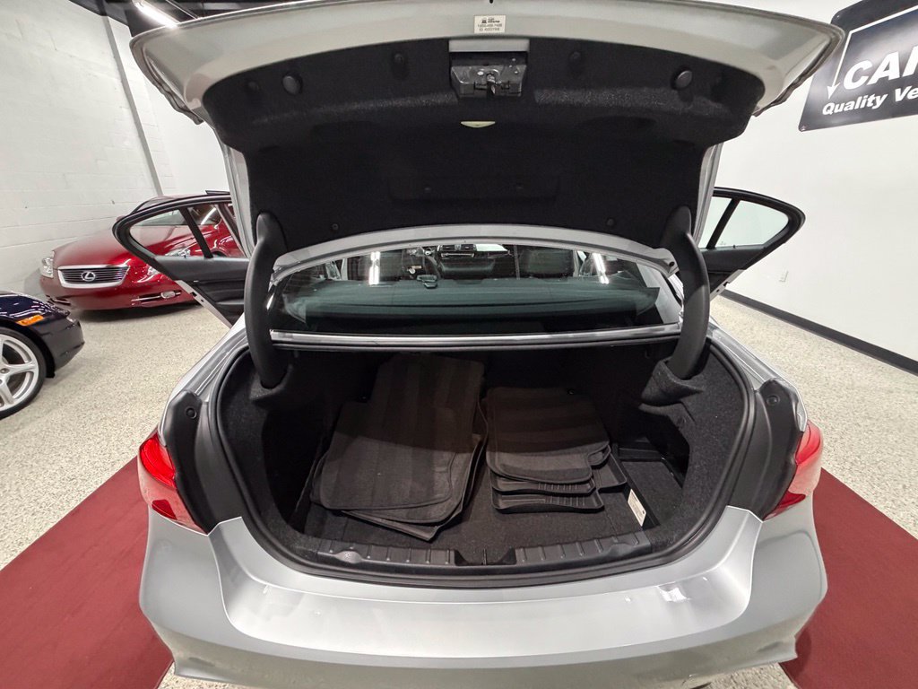 Used 2018 BMW 328d xDrive Sedan AWD/4WD image 39