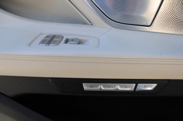 Used 2016 BMW 750i xDrive image 21