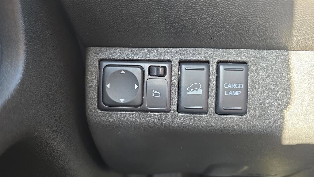 Used 2015 Nissan Frontier PRO-4X w/ Pro-4x Luxury Package image 26