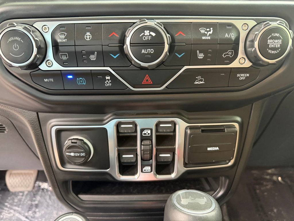 Used 2023 Jeep Wrangler Unlimited Sahara w/ Cold Weather Group image 27