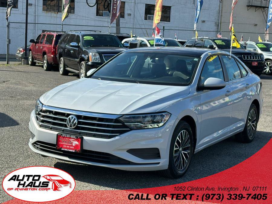 Used 2019 Volkswagen Jetta SE w/ Cold Weather Package FWD image 1