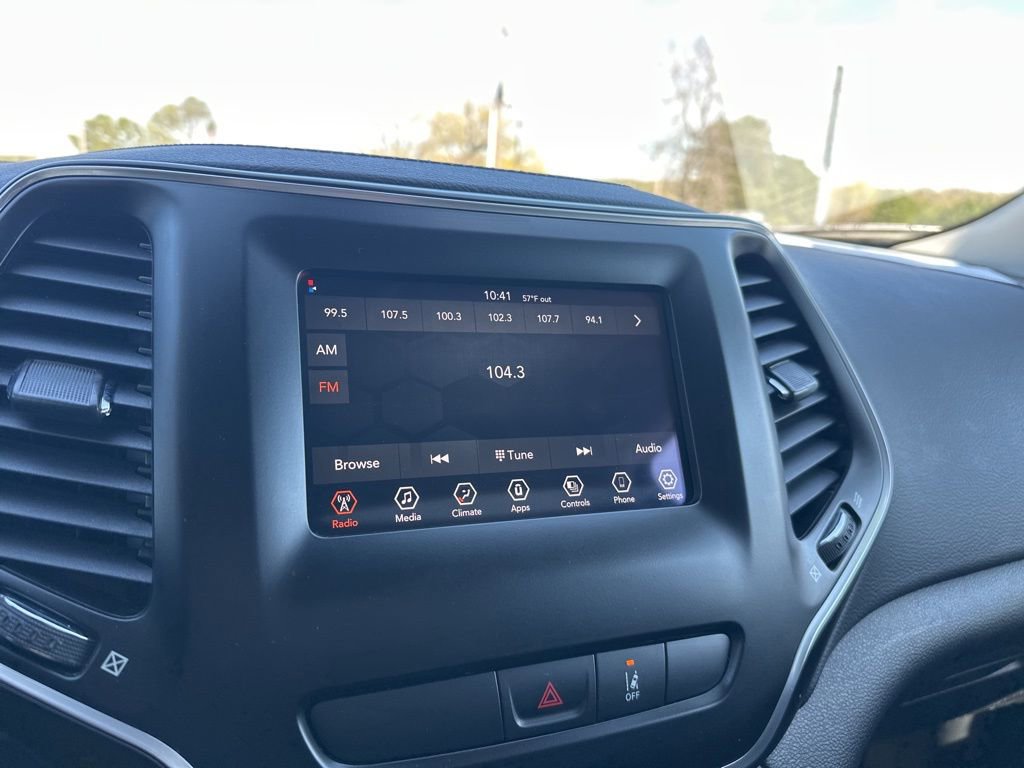 Used 2021 Jeep Cherokee Latitude FWD image 18