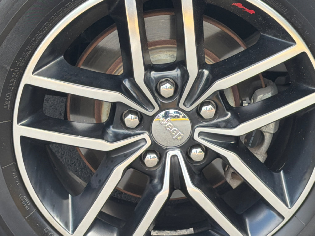 Used 2018 Jeep Grand Cherokee Trailhawk AWD/4WD image 6