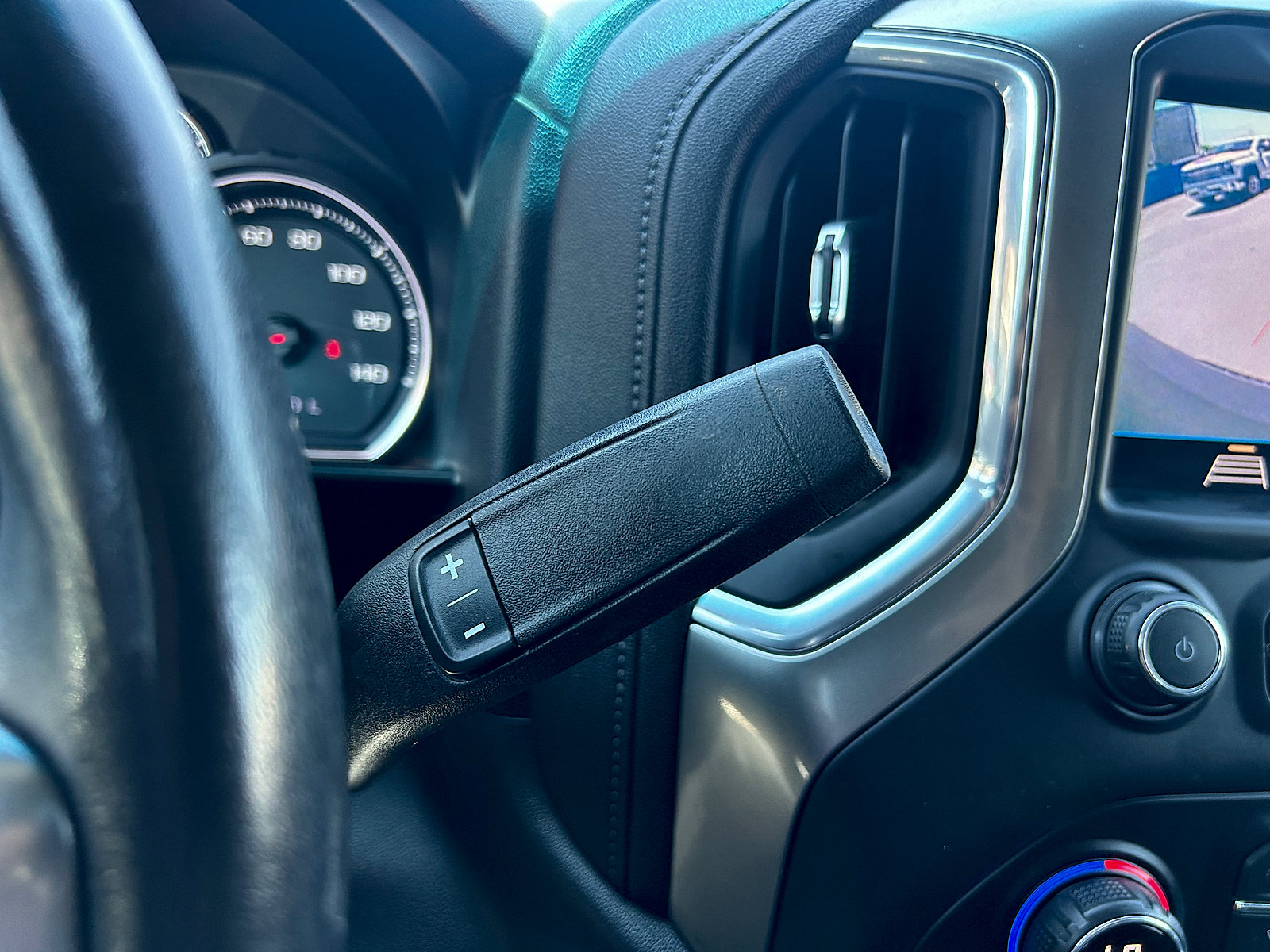 Used 2021 Chevrolet Silverado 1500 LT AWD/4WD image 19