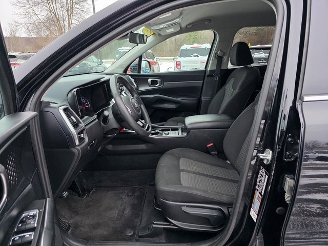 Used 2021 Kia Sorento LX image 16