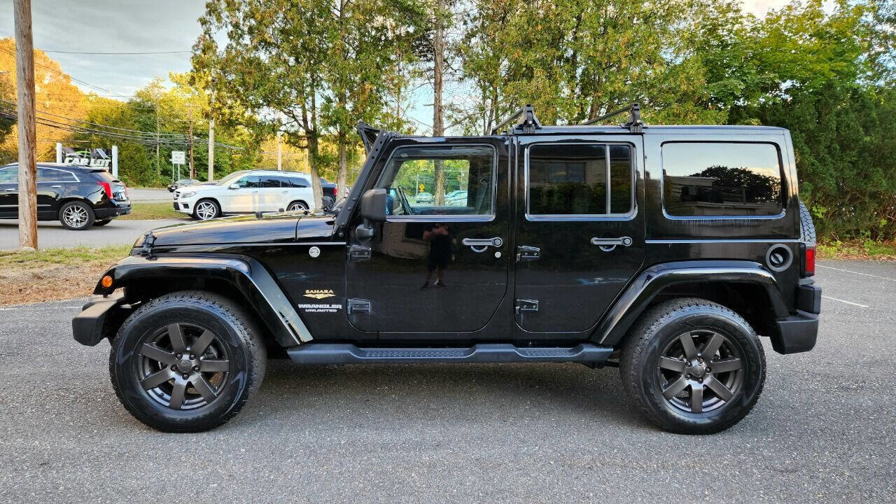 Used 2015 Jeep Wrangler Unlimited Sahara AWD/4WD image 10