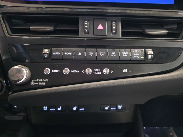 Certified 2025 Lexus ES 300h w/ Premium Package image 23