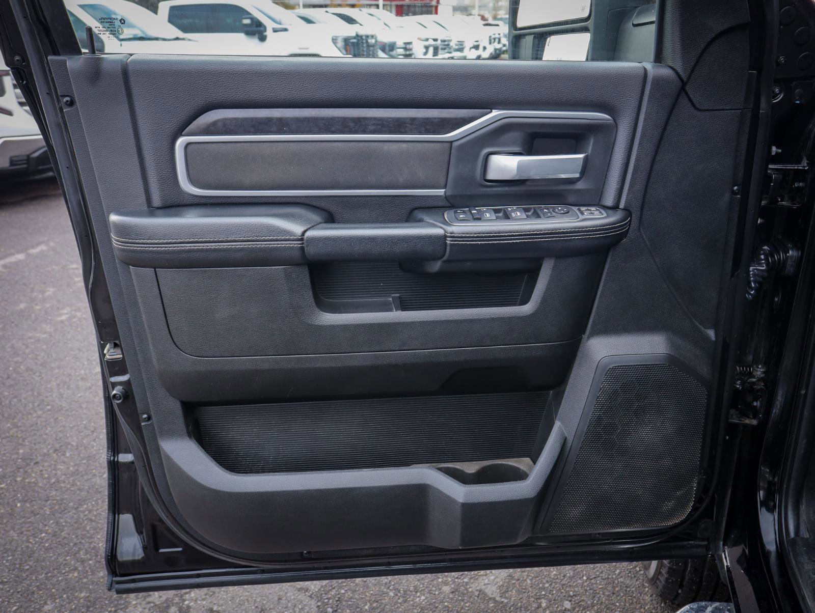 Used 2024 RAM 3500 Big Horn image 15