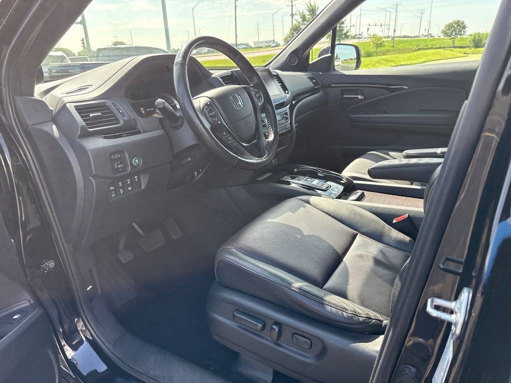 Certified 2023 Honda Ridgeline Black Edition image 18