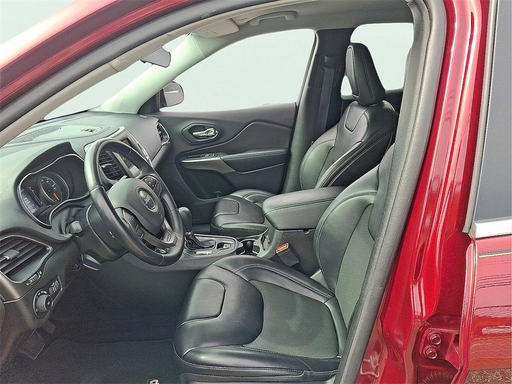 Used 2019 Jeep Cherokee Latitude Plus image 14